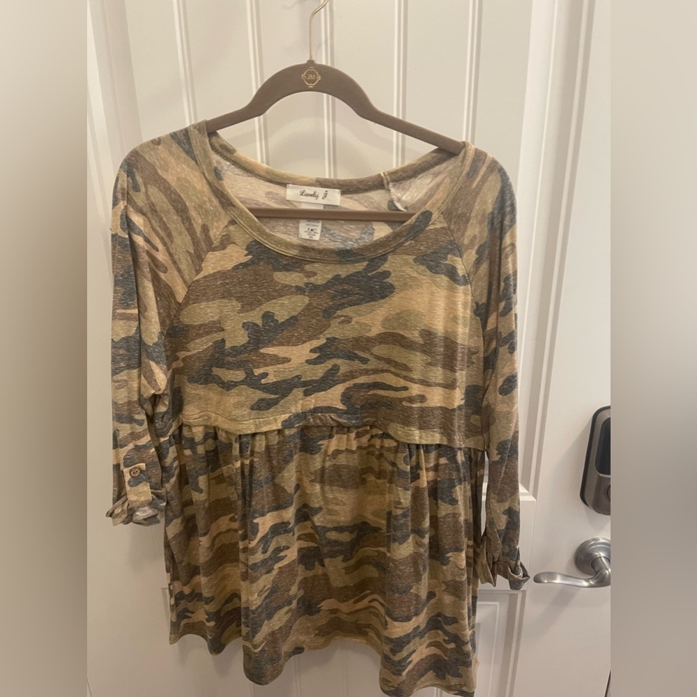 Brand Lovely F, size 2XL, camo plus size top.